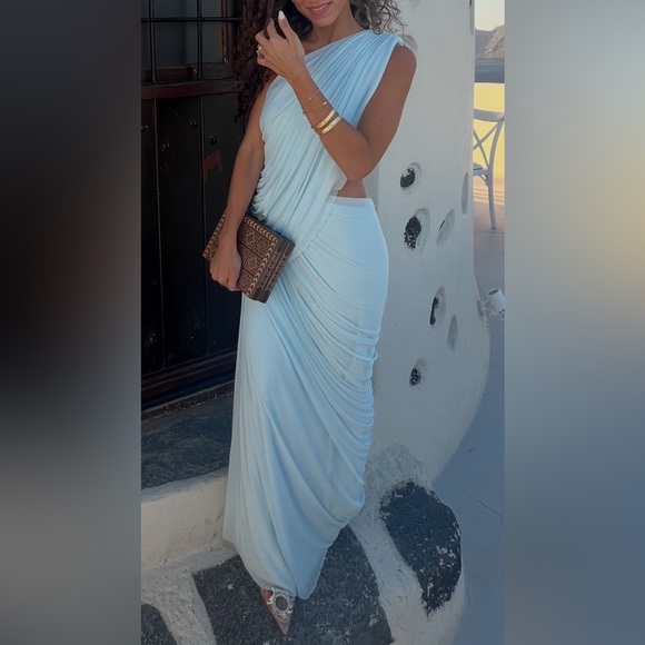 REVOLVE Aurora Gown in baby blue / Deme by Gabriella / One-Shoulder Dress - Picture 5 of 6